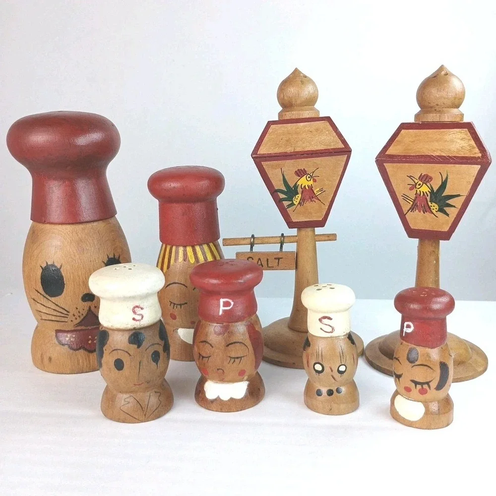 4 Sets Of Vintage Wooden Salt and Pepper Shakers Collectors